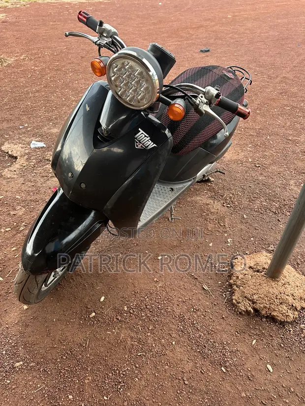 Honda Today Scooter 2012 Black - 1