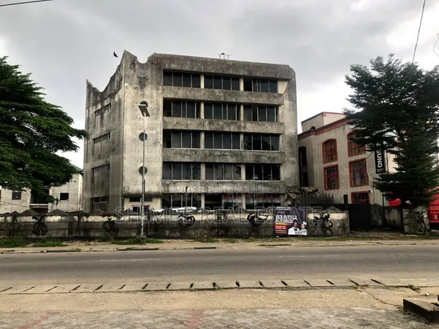 Strategic 5-Floor Commercial Property for Lease in Uyo - 1