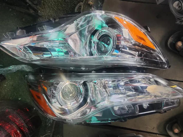 Toyota Camry Headlight (2015) - 1