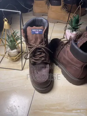Affordable Italian Thrift Sneakers - Timberland Style