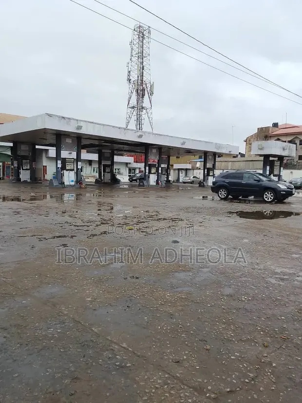 Filling Station on 4 Plots of Land - 1