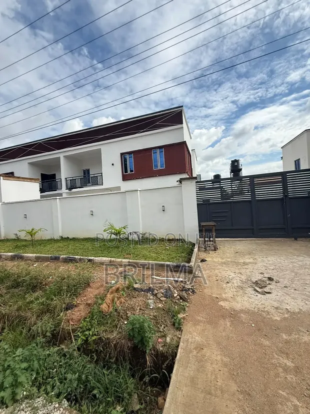 4 Bedroom Duplex Don haya a Gwarinpa, Abuja - 1