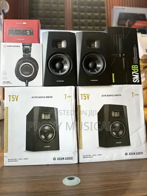 Focusrite Scarlett 2i2, Adam Audio T5V, Shure SM7dB, ATH-M50x
