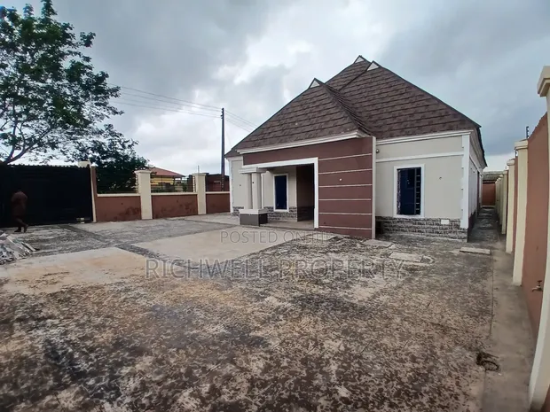 3-Bedroom Newly Built Bungalow with Study in Kajorepo, Orogun, Ibadan - 1