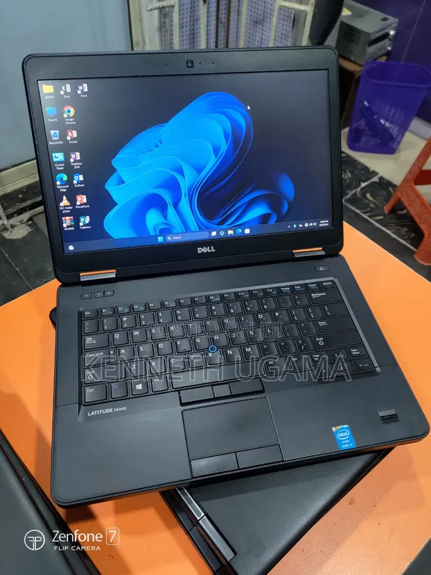 Dell Latitude 5440 Laptop - 8GB RAM, 256GB SSD - 1