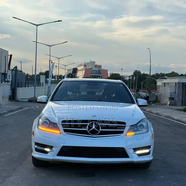 Mercedes-Benz C300 2013 Fari - 1