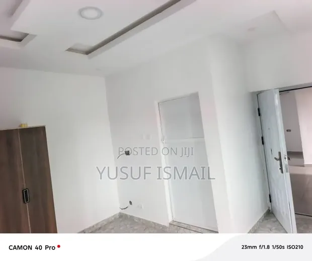 Gidan Kwalta Mai Dakuna 3 da Kayayyaki a Sagari Estate, Akowonjo don Hayar - 1