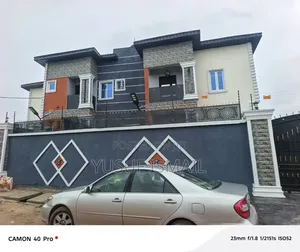 Gidan Kwalta Mai Dakuna 3 da Kayayyaki a Sagari Estate, Akowonjo don Hayar