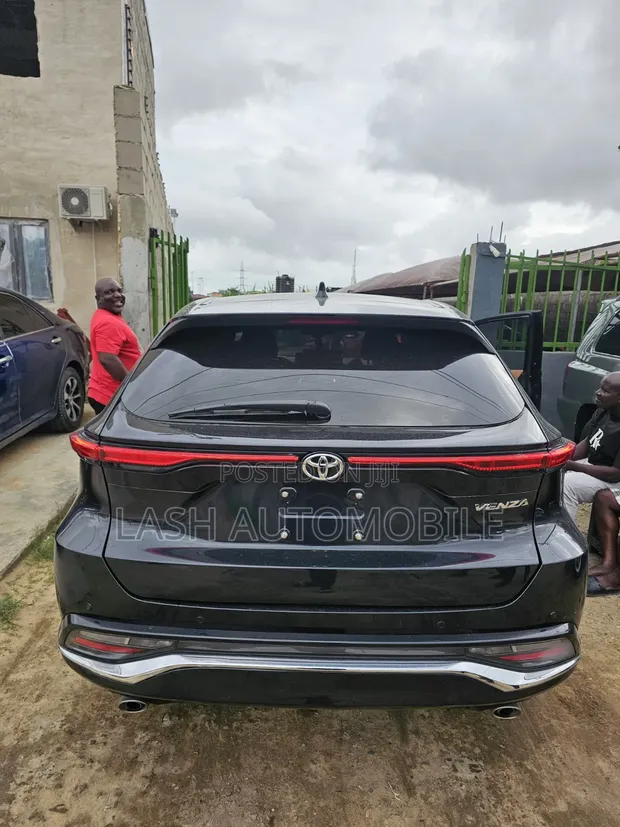 Toyota Venza 2023 - 1