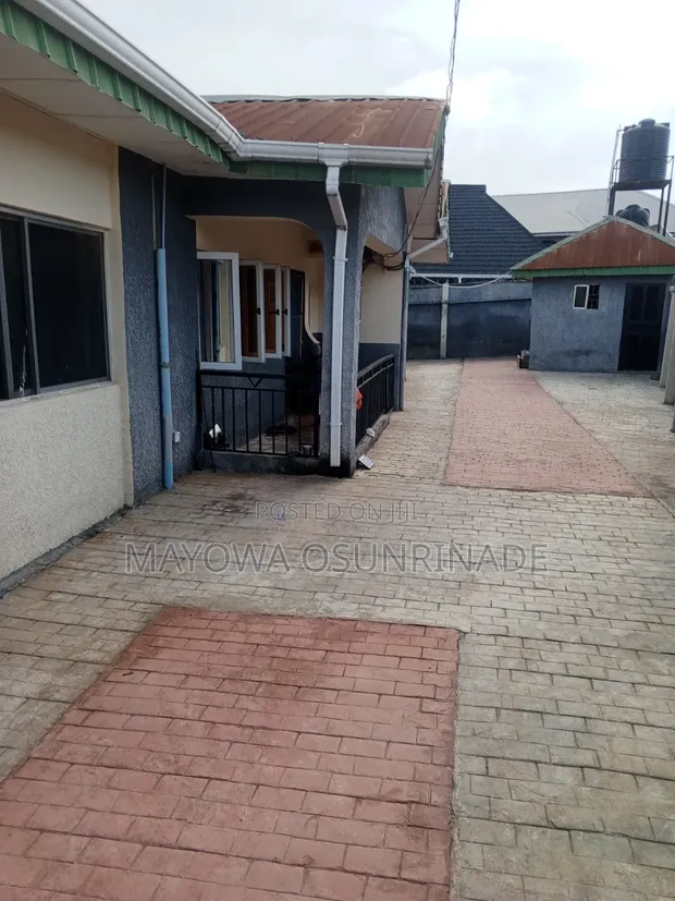 2 Bedroom Apartment for Rent in Ologuneru - 1
