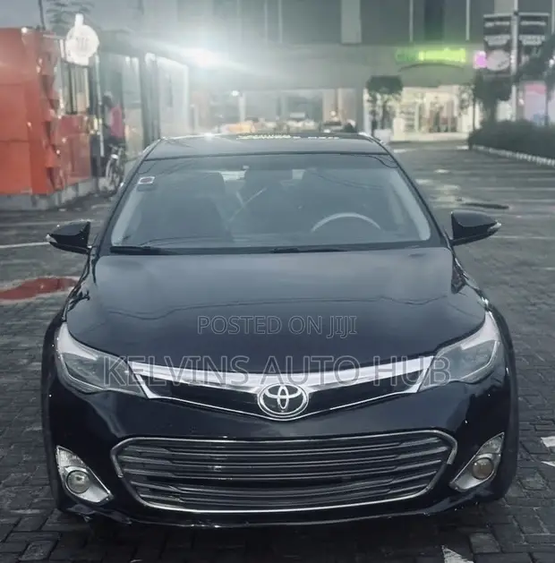2015 Toyota Avalon XLE Sedan - 1