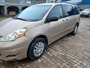 Toyota Sienna 2007 Zinariya