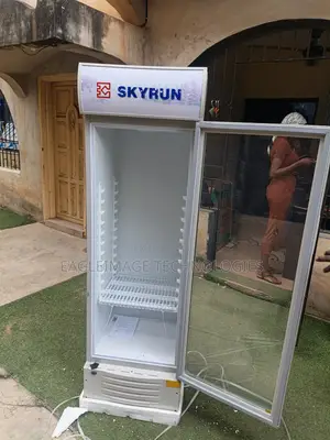 Skyrun SC-228FN Gilashin Ƙofa Nuna Firijin Kasuwanci
