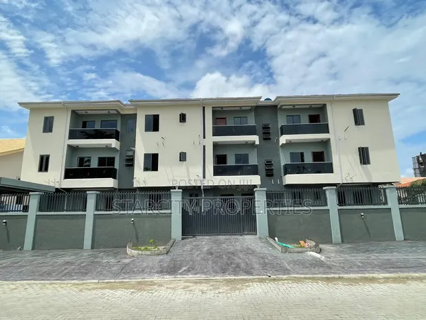 Furnished 2-Bedroom Duplex a Cikin Estate Mai Tsaro, Lekki Phase 1 - 1