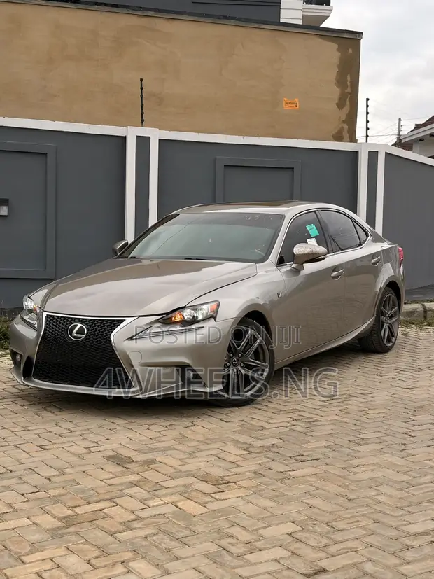 Lexus IS 250 4WD 2014 Gold - 1