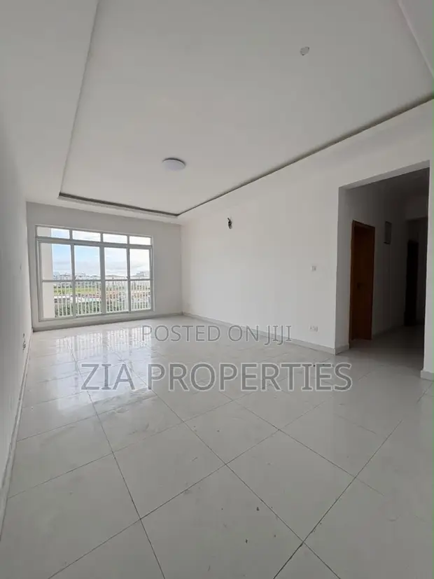 Sabon Gida Mai Dakuna 3 na Ruwa don Sawa a Lekki Phase 1 - 1