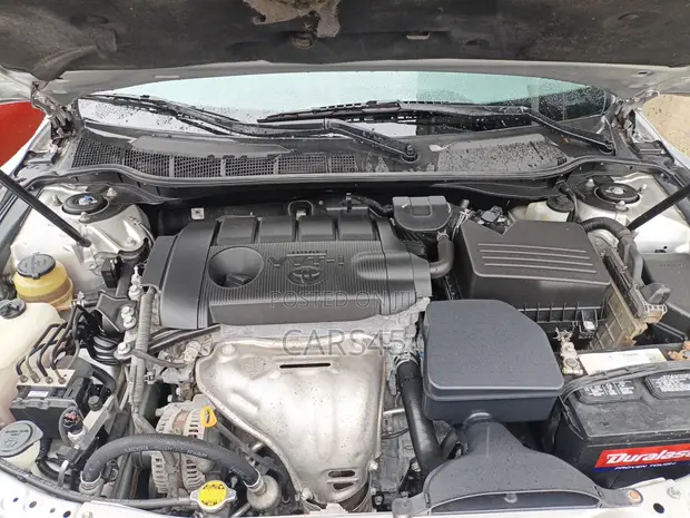 Toyota Camry 2011 Silver - 1
