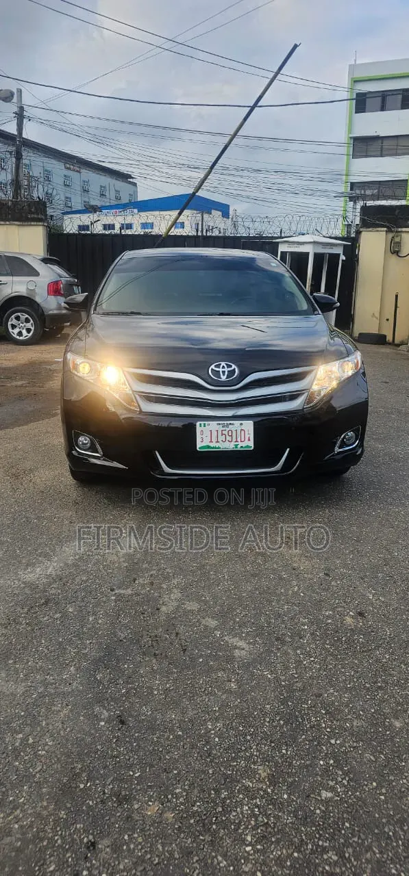 2015 Toyota Venza Limited AWD 3.5L Black - 1