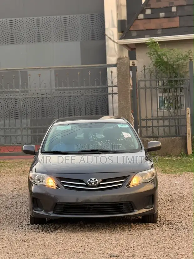 2013 Toyota Corolla LE - 1