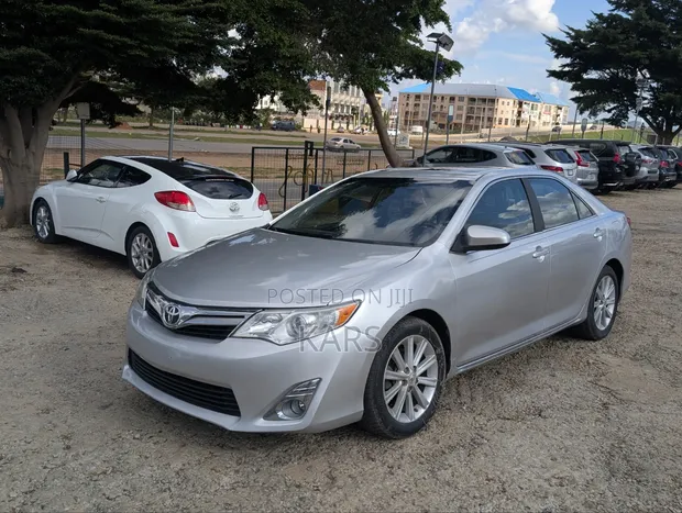 2012 Toyota Camry XLE Sedan (2.5L) - Silver - 1