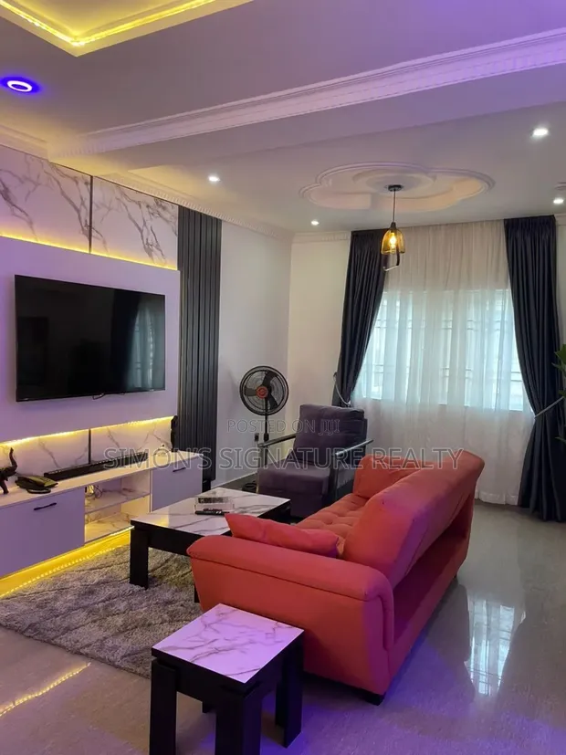 Wurin Zama Mai Kayayyaki 2 Bedroom a Lekki Phase 1 don Hayar - 1