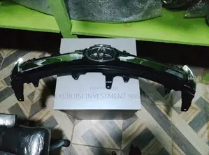 Sabon Gaban Toyota Camry 2015
