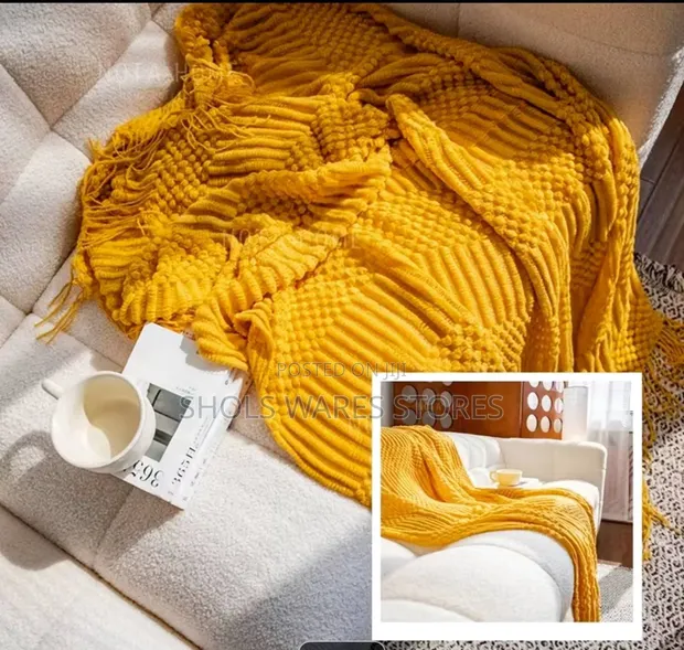 Boho Knitted Throw Blanket with Tassels (150x190cm) - 1