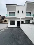4 Bedroom Duplex don haya a Chevron - 1
