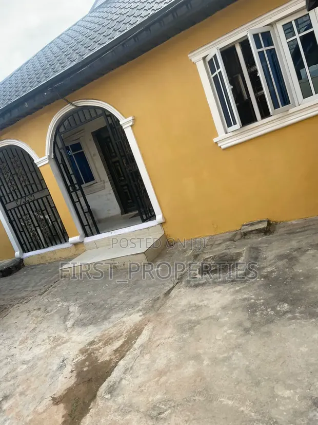 2-Bedroom Bungalow don haya a Abado Estate, Ibadan - 1
