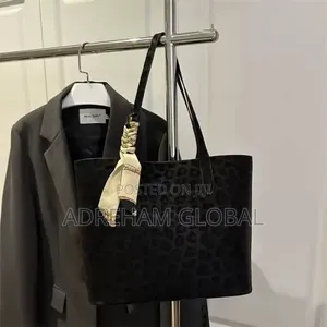 Eniola Kyakkyawar Jakar Velvet Mai Zane Leopard Tare Da Scarf