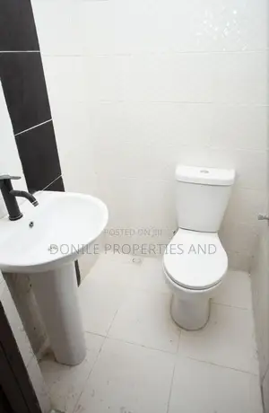 2 Bedroom Flat for Rent in Agungi Estate