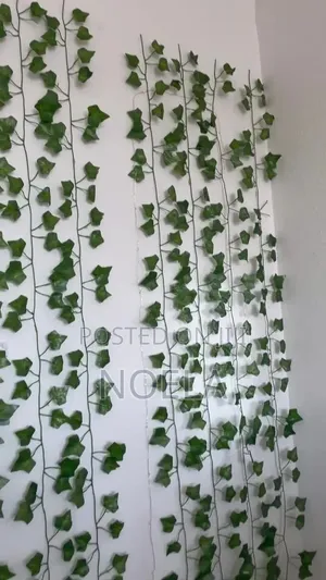 Artificial Green Vine Leaf Wall Decor
