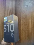 New Samsung Galaxy S10e 128GB Black - 2