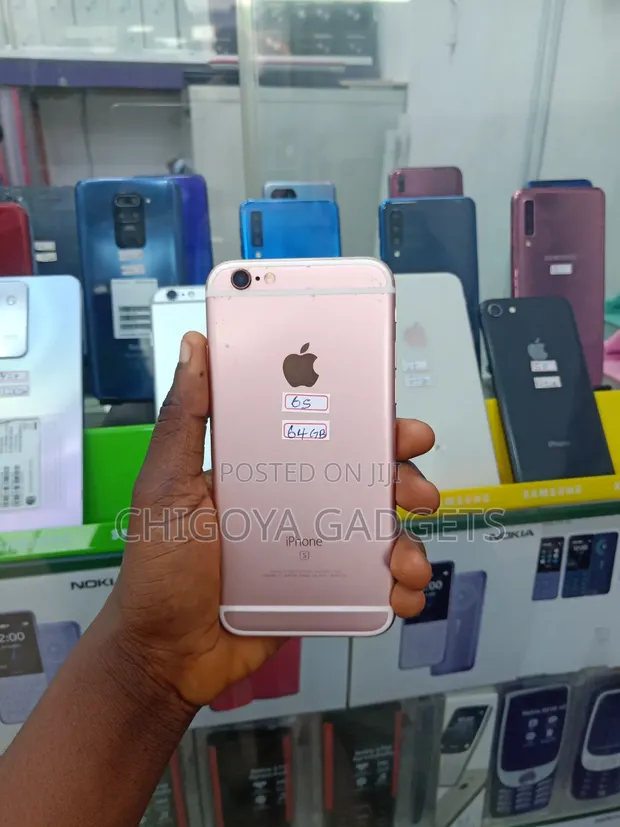 Apple iPhone 6s 64GB Gold - 1