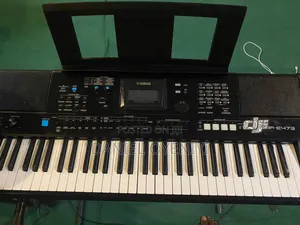 Yamaha PSR-E473 Keyboard