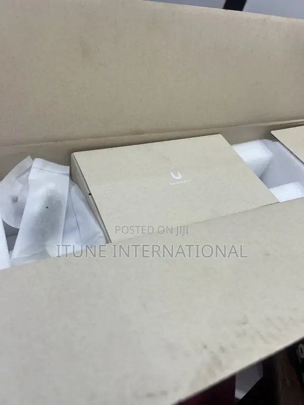 Ubiquiti UniFi Dream Machine Pro (UDM-Pro) - 1