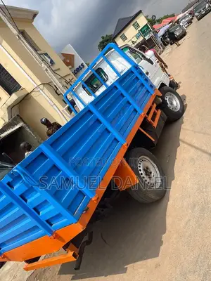 Toyota Dyna 100 Truck (2004)
