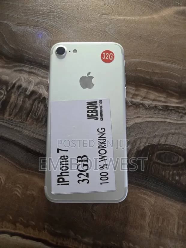 Apple iPhone 7 32GB Silver - 1