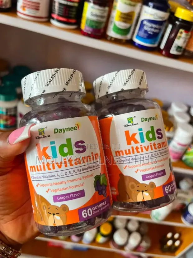 Daynee Vitamin C & Multivitamin Gummies - 1