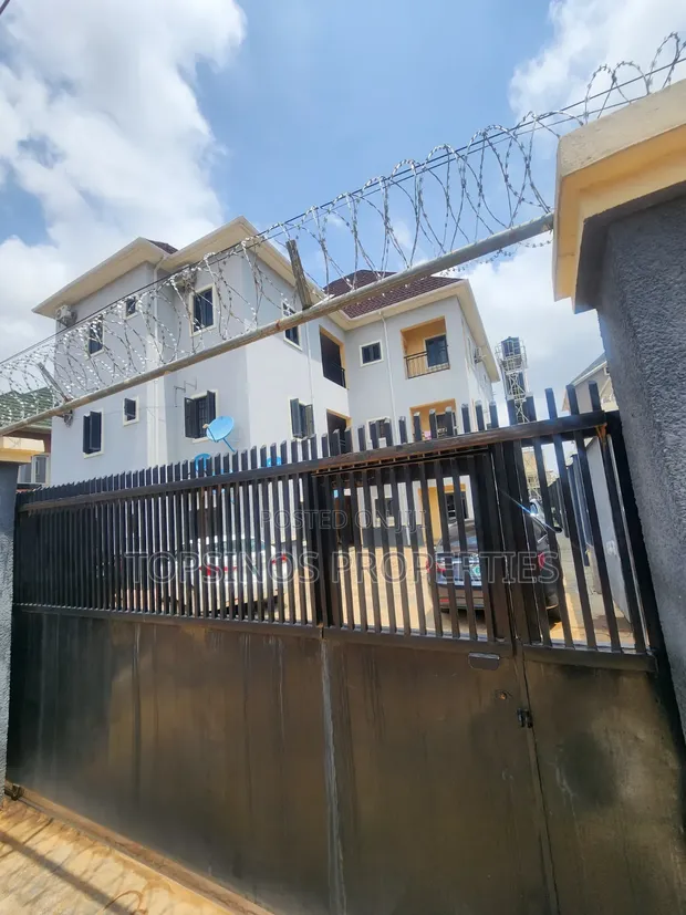 2 Bedroom Block of Flats don haya a Dawaki - 1