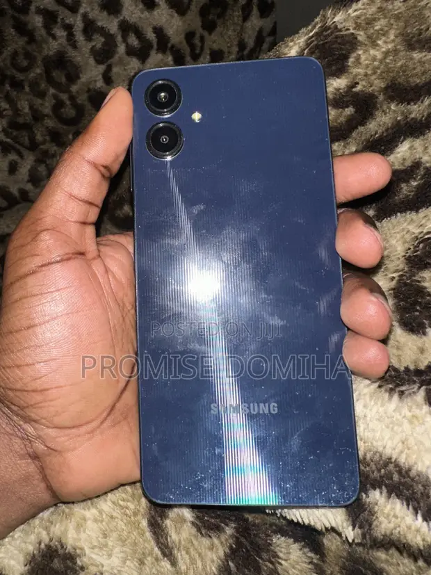 Samsung Galaxy A06 64GB Blue - 1