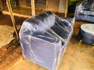 Sofa Mai Girma Launi Shuɗi-Grey Tare da Teburin Tsakiya na Marble