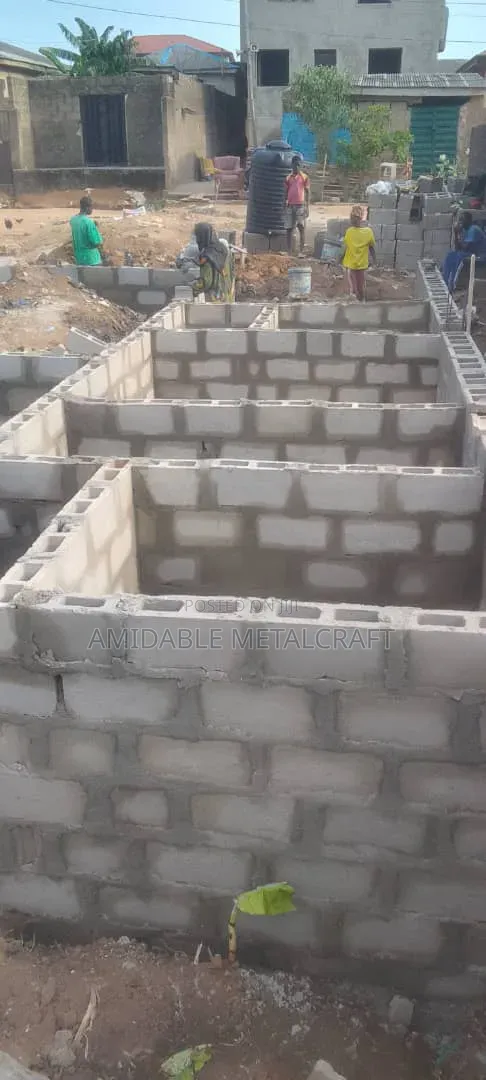 Bricklayer & General Building Contractor - 1