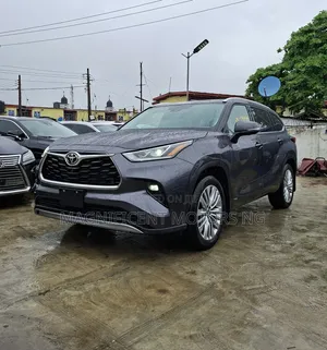 2025 Toyota Highlander Platinum Hybrid Gray