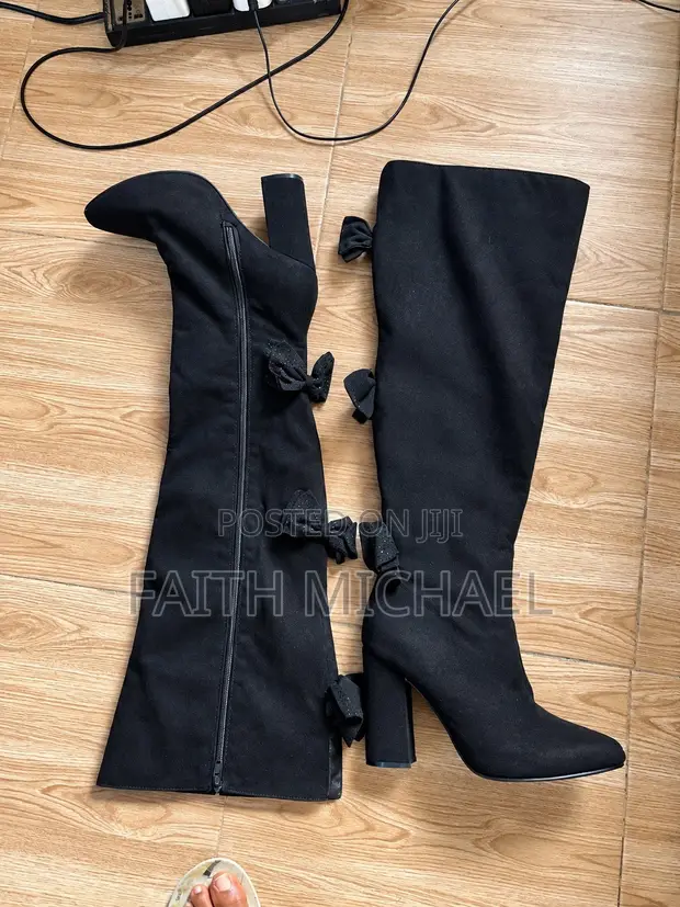 Black Faux-Suede Over-the-Knee Boots masu Bows - 1