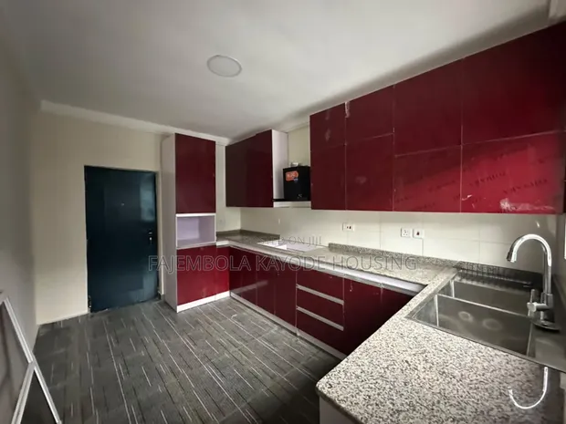 3-Bedroom Modern Duplex tare da BQ don haya a Akobo, Ibadan - 1