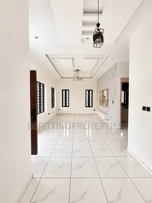 5 Bedroom Duplex na Sayarwa a Ajah