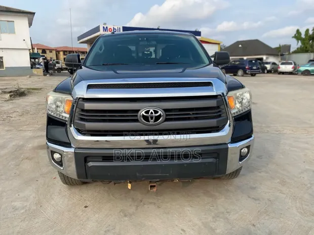 2016 Toyota Tundra Black - Foreign Used - 1