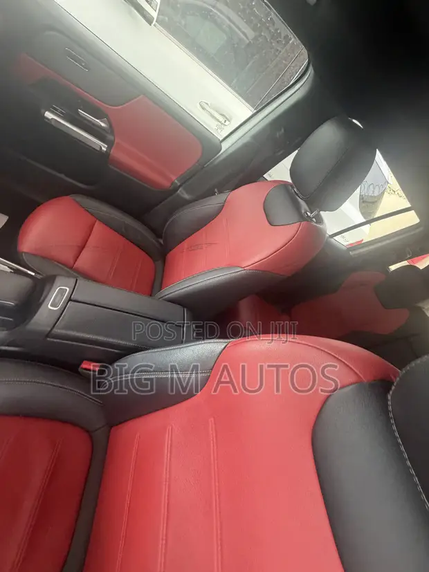 Mercedes-Benz GLB 250 4MATIC 2022 White - 1