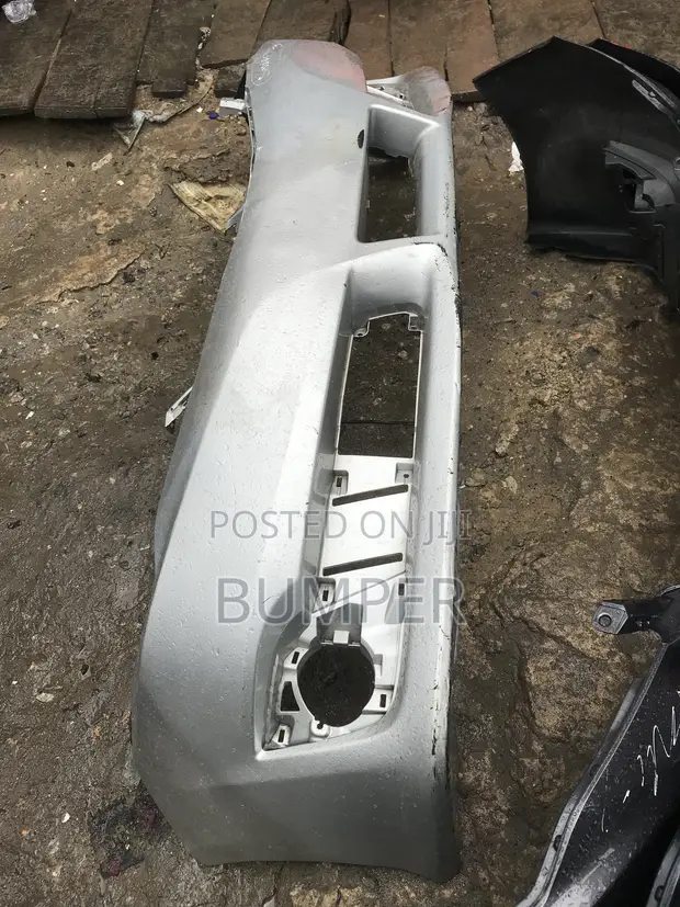 Bumper Gaba na Camry da aka yi amfani da shi - 1